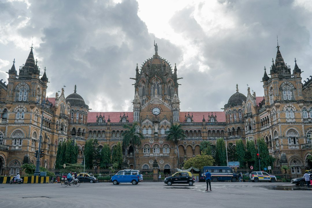 Mumbai railway and city life illustrating the Mumbai Central travel guide